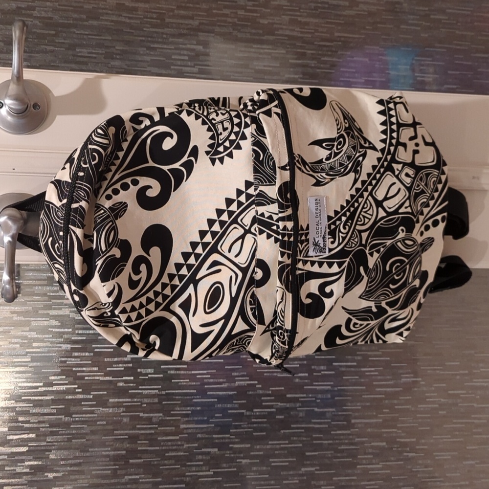 New. Hawaiian Print Backpack